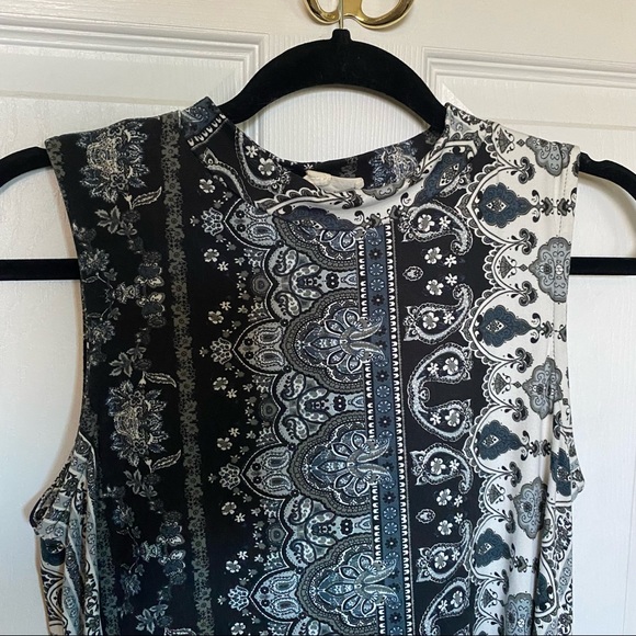 Shift Dress - Picture 2 of 3